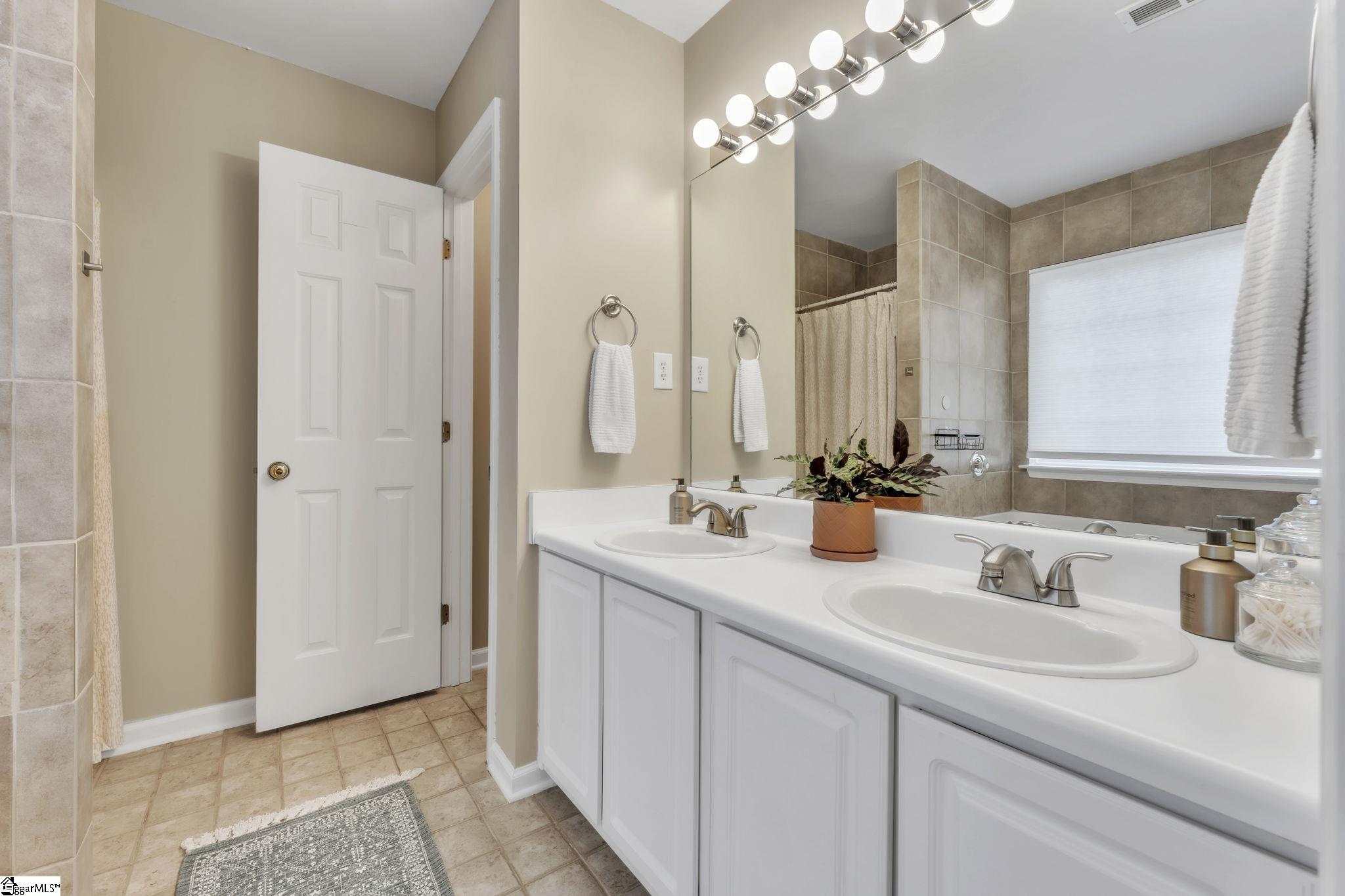 8 Ventana Court Simpsonville, SC 29681