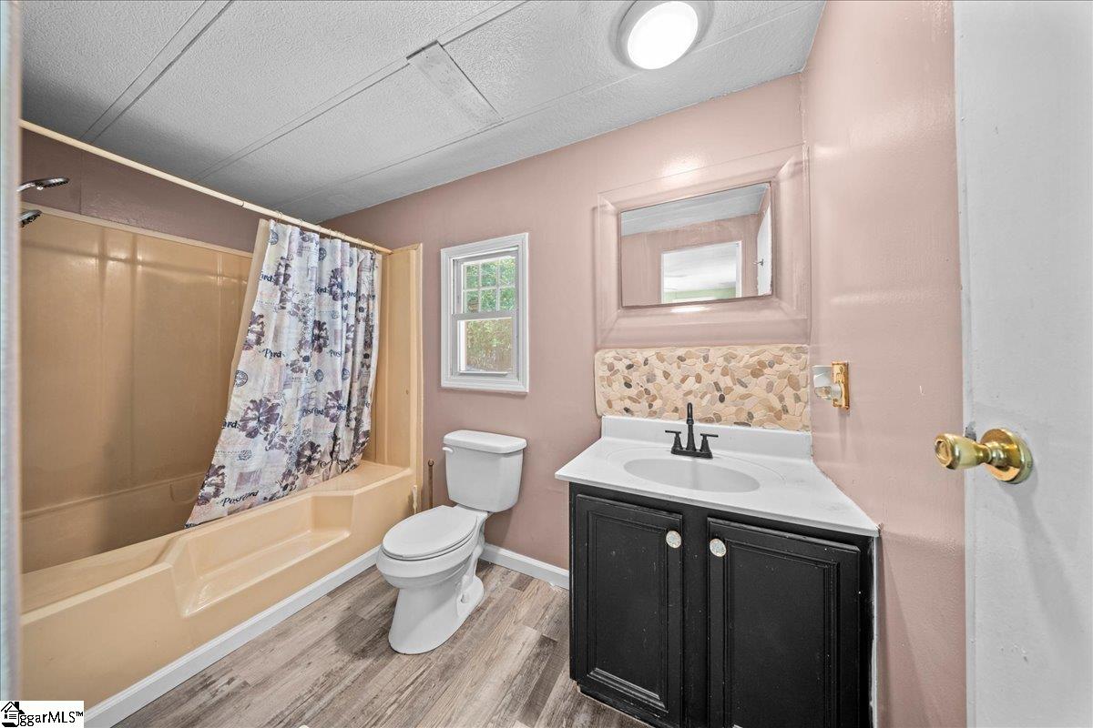 1660 Kilgore Bridge Road Woodruff, SC 29388
