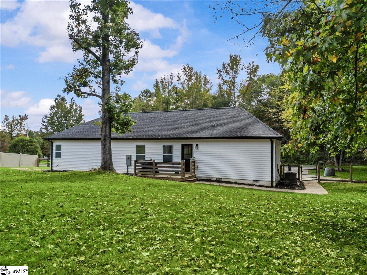 1141 Old Hills Bridge Road Pauline, SC 29374