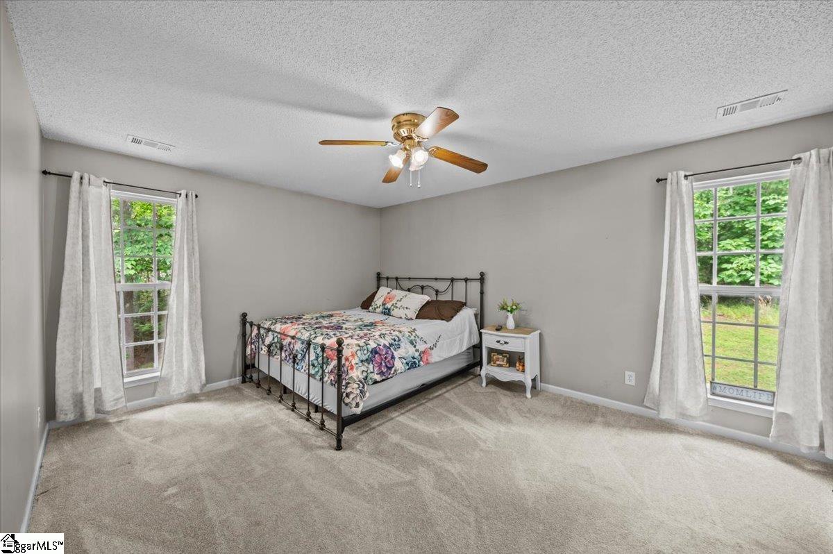 108 W Peninsula Drive Laurens, SC 29360