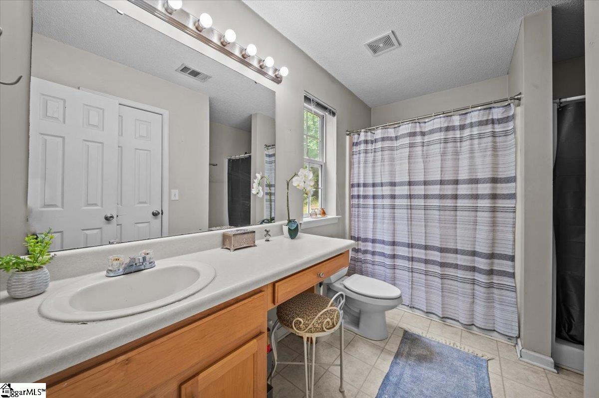 108 W Peninsula Drive Laurens, SC 29360