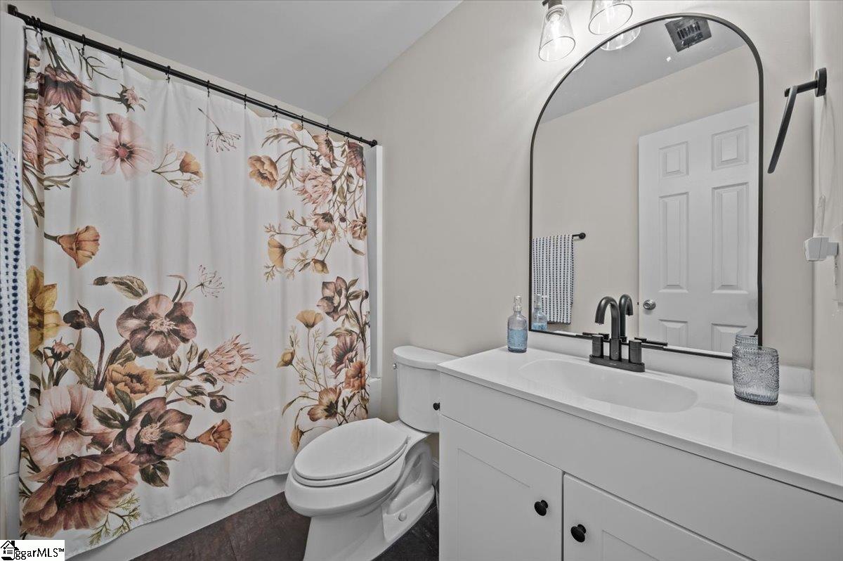 108 W Peninsula Drive Laurens, SC 29360