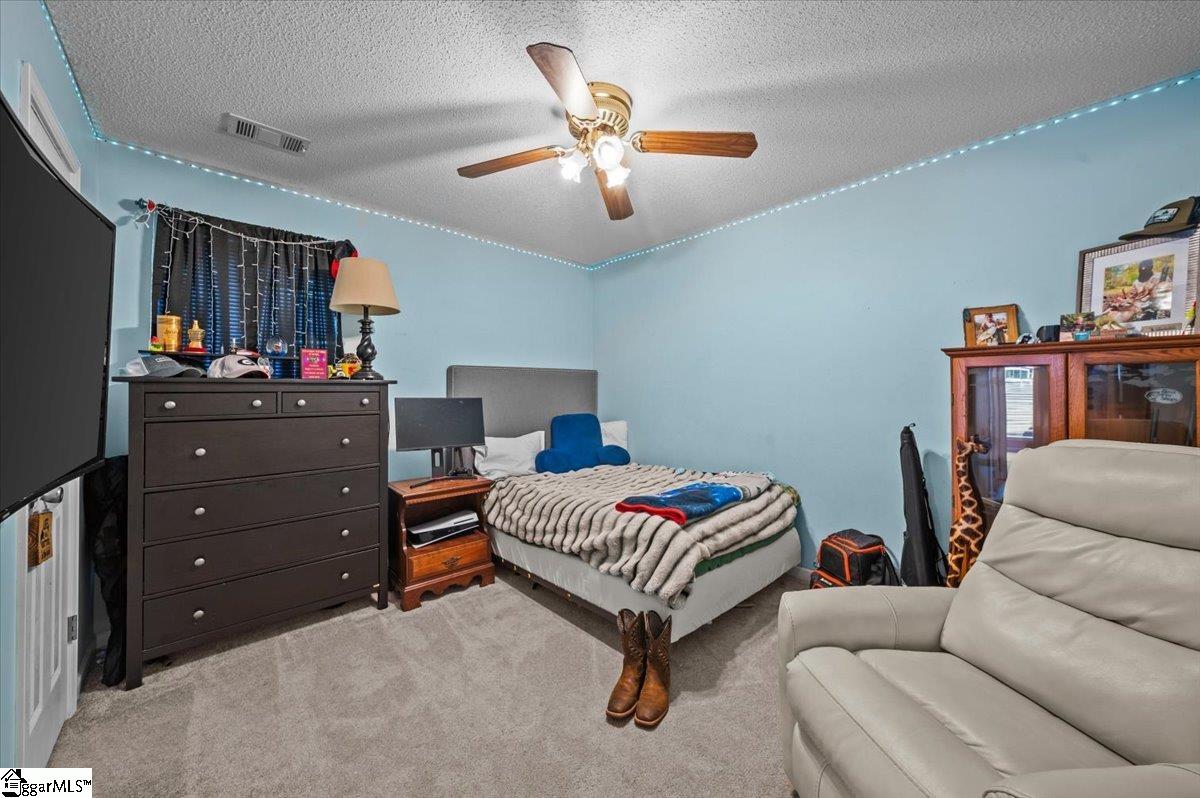 108 W Peninsula Drive Laurens, SC 29360