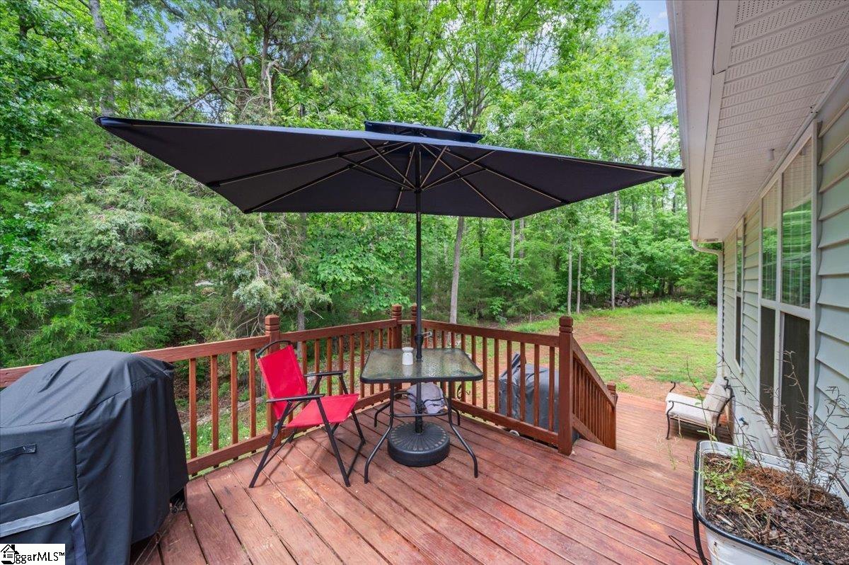 108 W Peninsula Drive Laurens, SC 29360