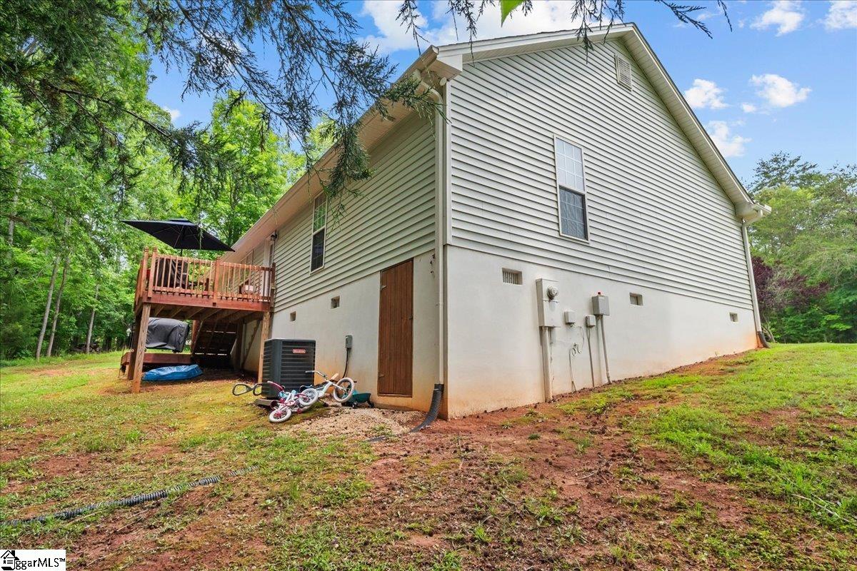 108 W Peninsula Drive Laurens, SC 29360