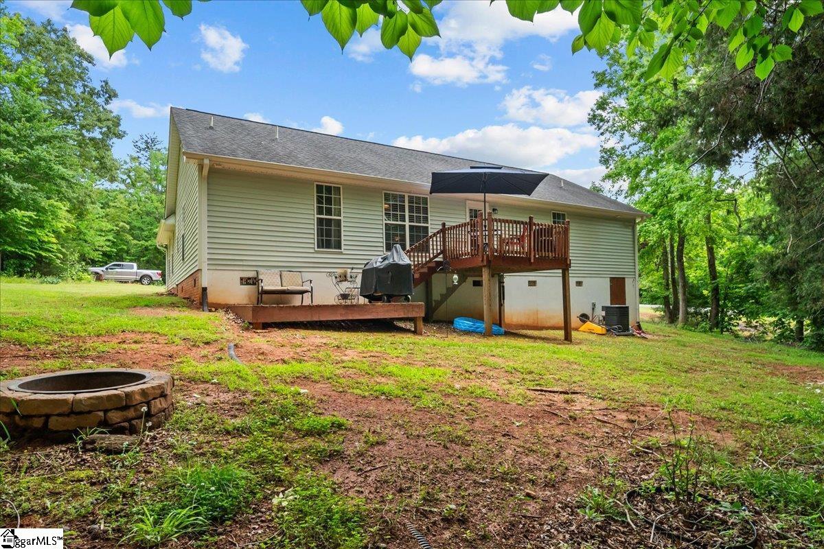 108 W Peninsula Drive Laurens, SC 29360