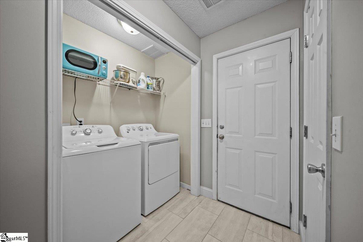 108 W Peninsula Drive Laurens, SC 29360