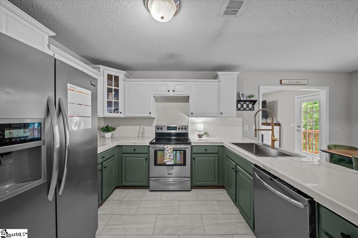 108 W Peninsula Drive Laurens, SC 29360