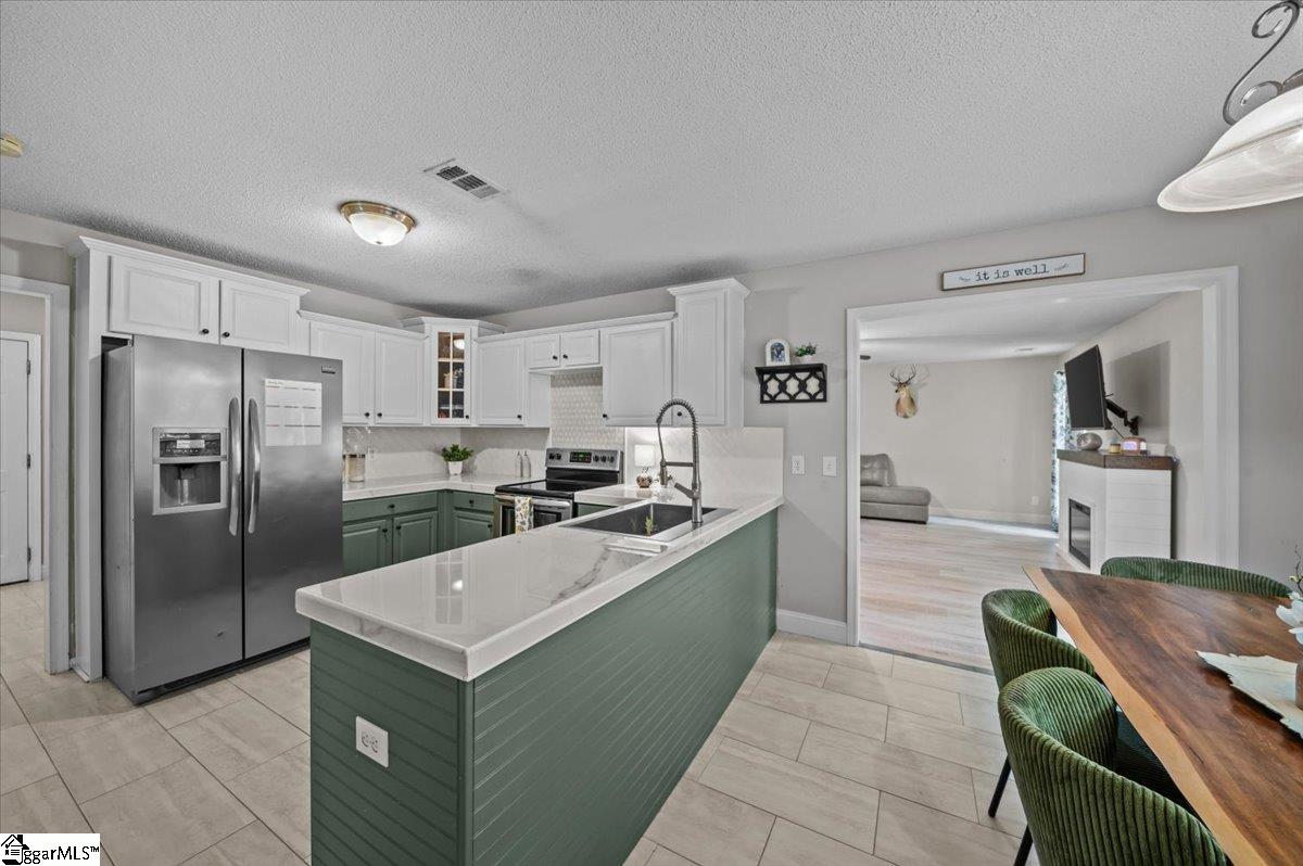108 W Peninsula Drive Laurens, SC 29360
