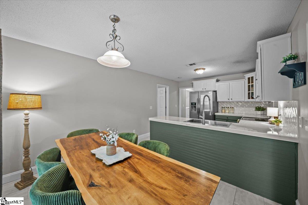 108 W Peninsula Drive Laurens, SC 29360