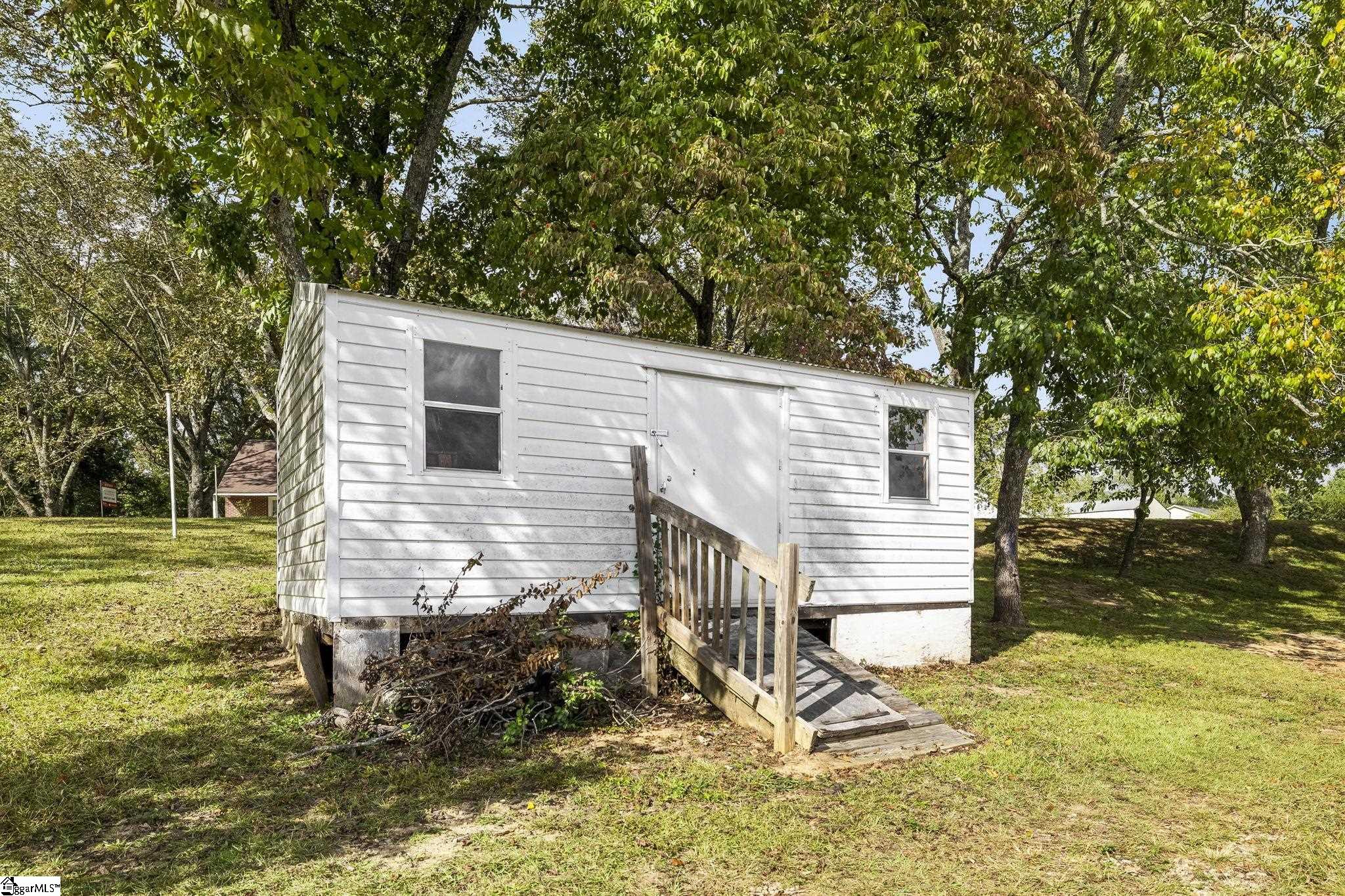 807 Cheddar Road Belton, SC 29627
