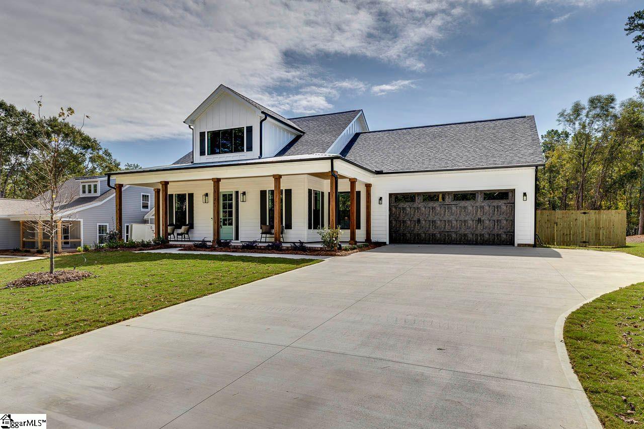 212 Forest Park Drive Simpsonville, SC 29681