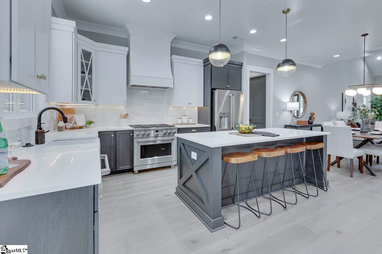 212 Forest Park Drive Simpsonville, SC 29681