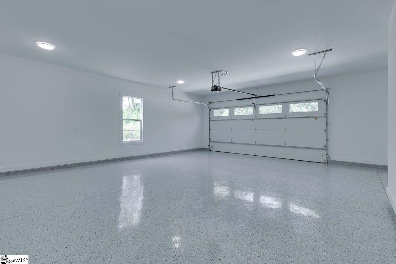 212 Forest Park Drive Simpsonville, SC 29681