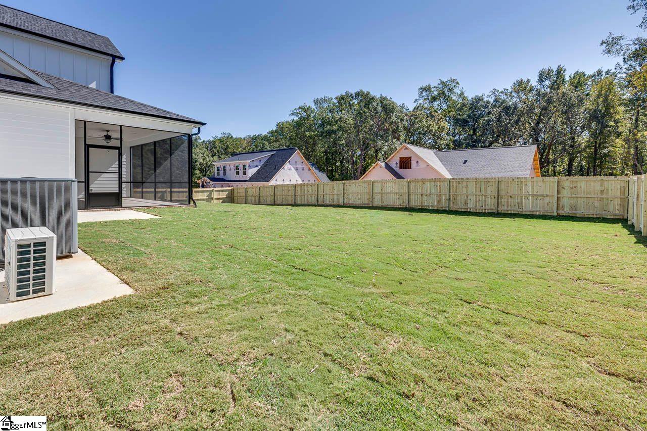 212 Forest Park Drive Simpsonville, SC 29681