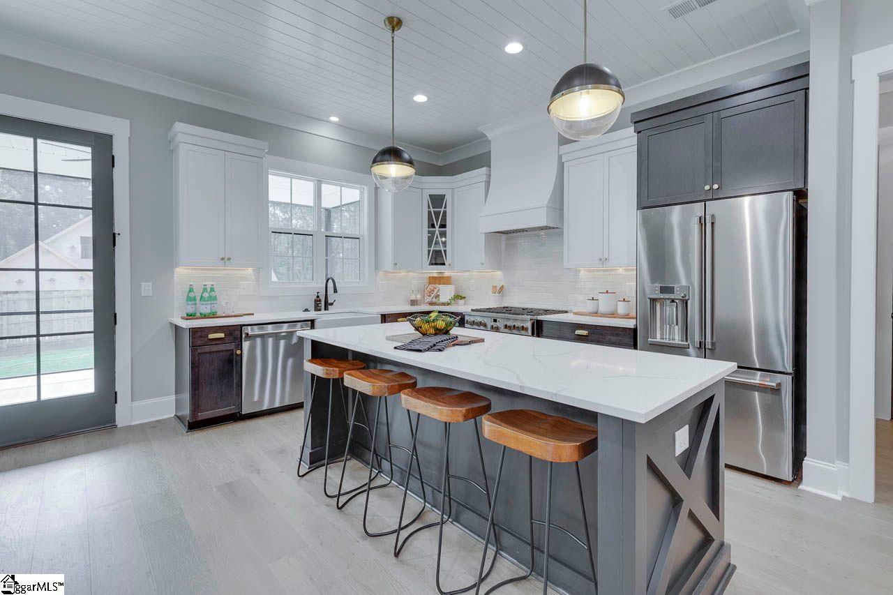 212 Forest Park Drive Simpsonville, SC 29681