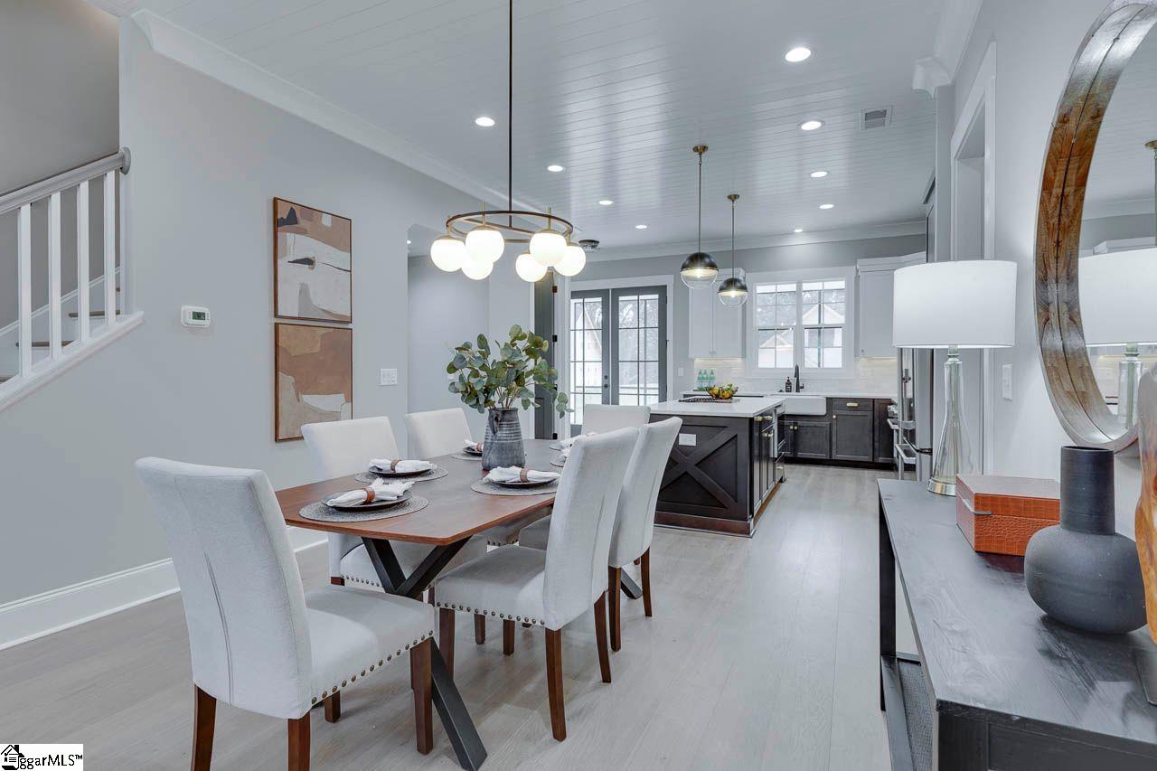 212 Forest Park Drive Simpsonville, SC 29681