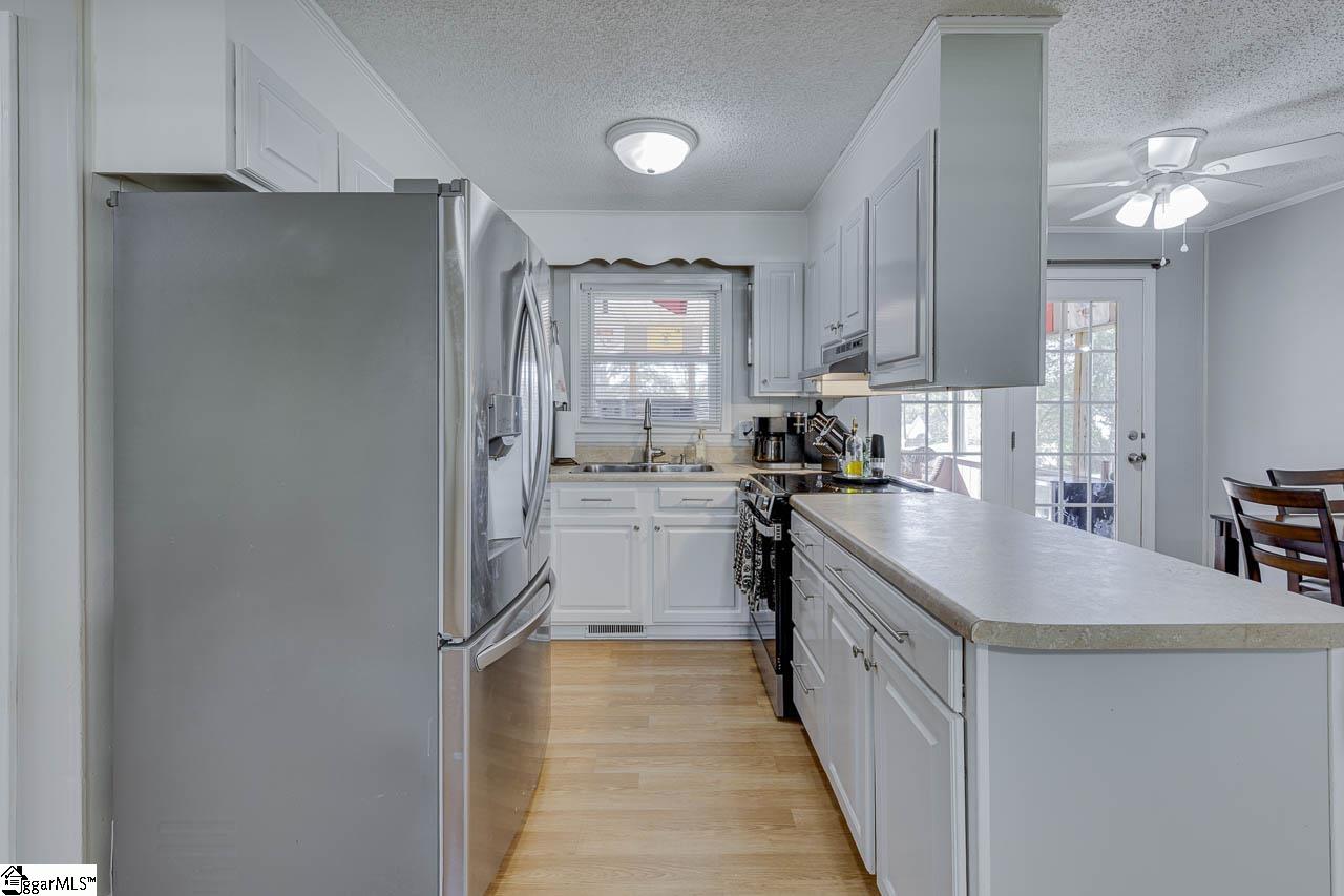 18 Sunrise Drive Taylors, SC 29687