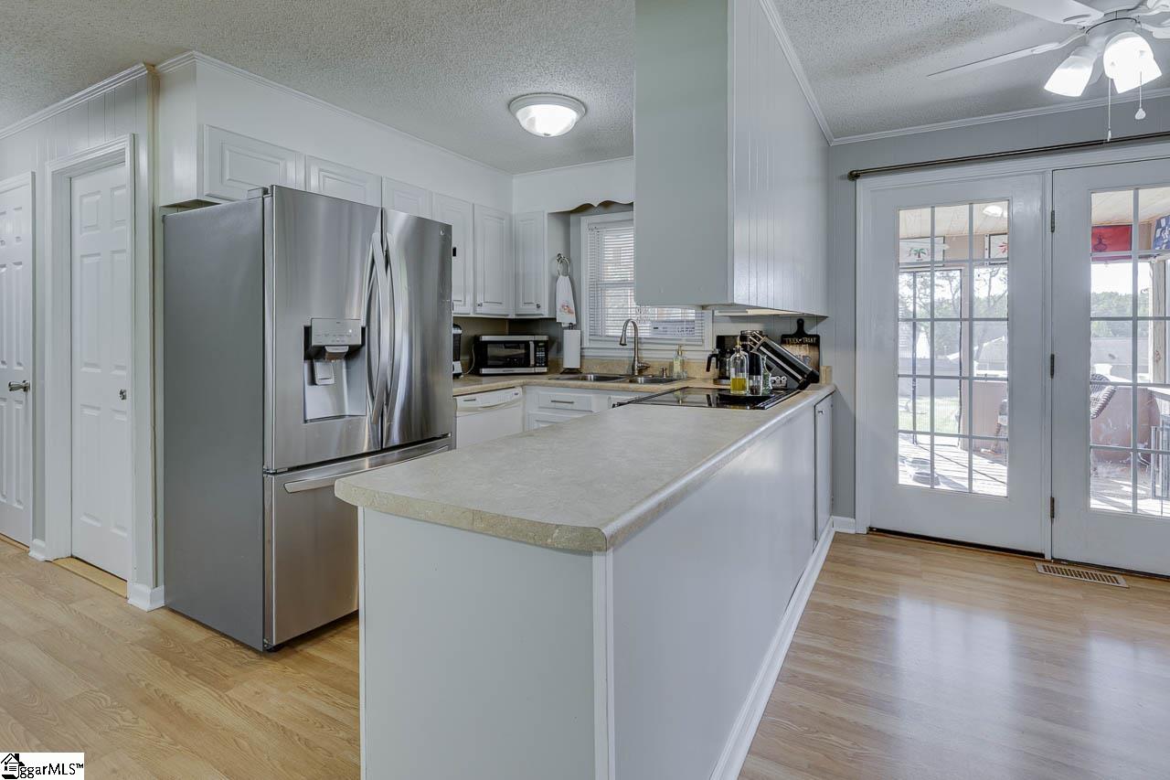 18 Sunrise Drive Taylors, SC 29687