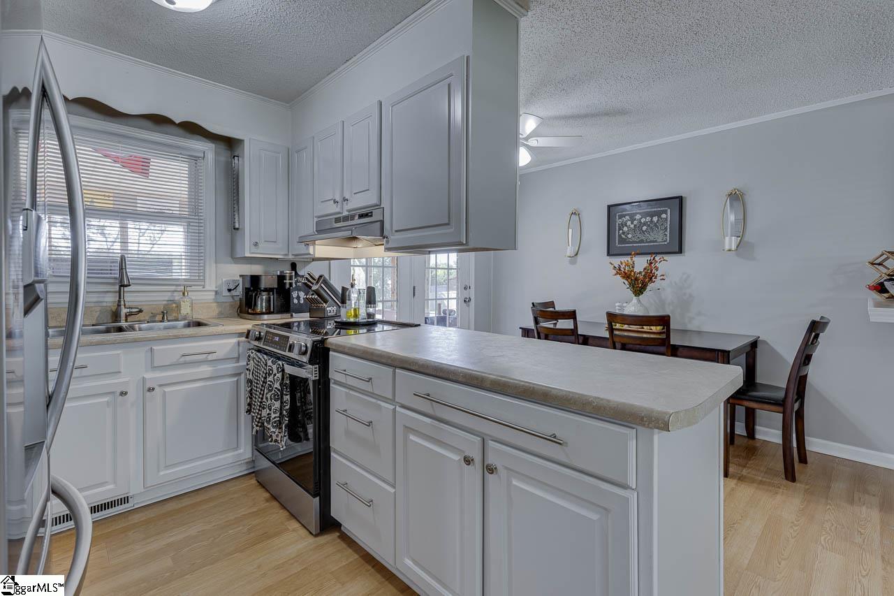 18 Sunrise Drive Taylors, SC 29687
