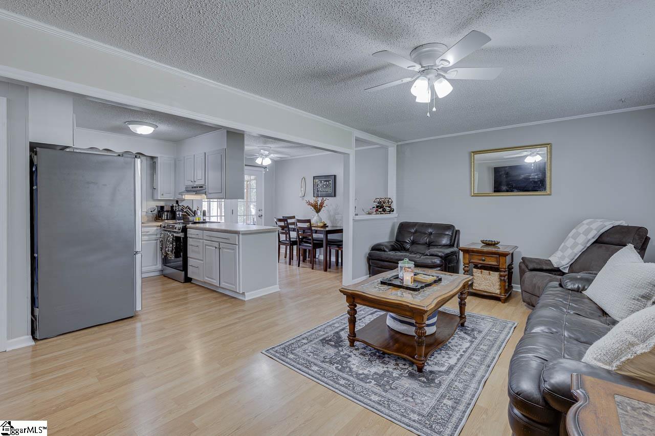 18 Sunrise Drive Taylors, SC 29687