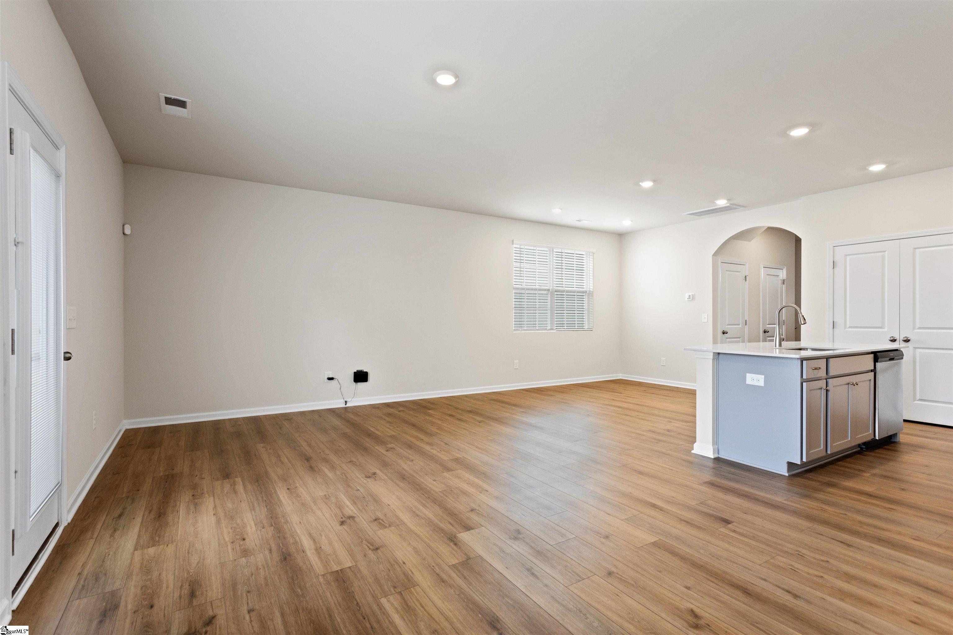 8 Loebner Lane Simpsonville, SC 29681