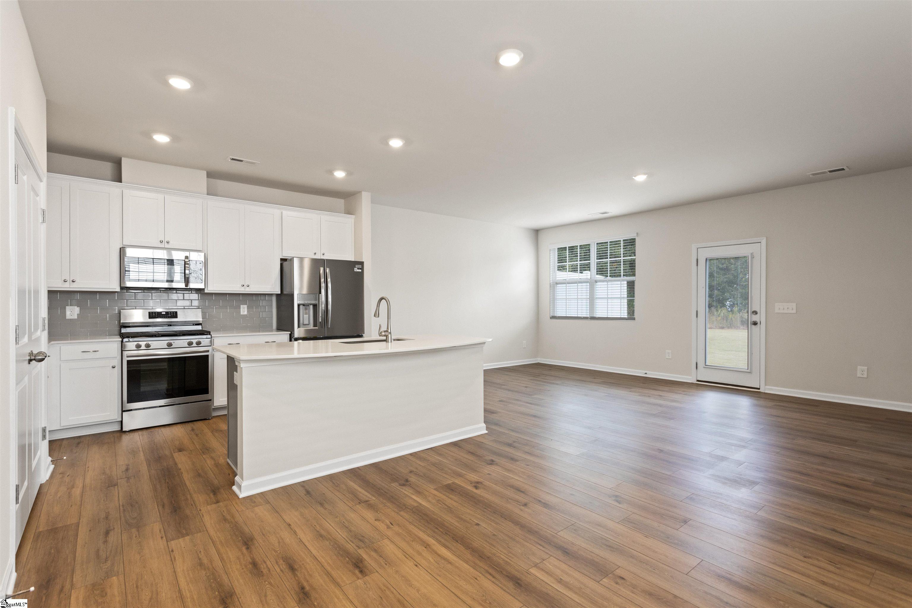 8 Loebner Lane Simpsonville, SC 29681