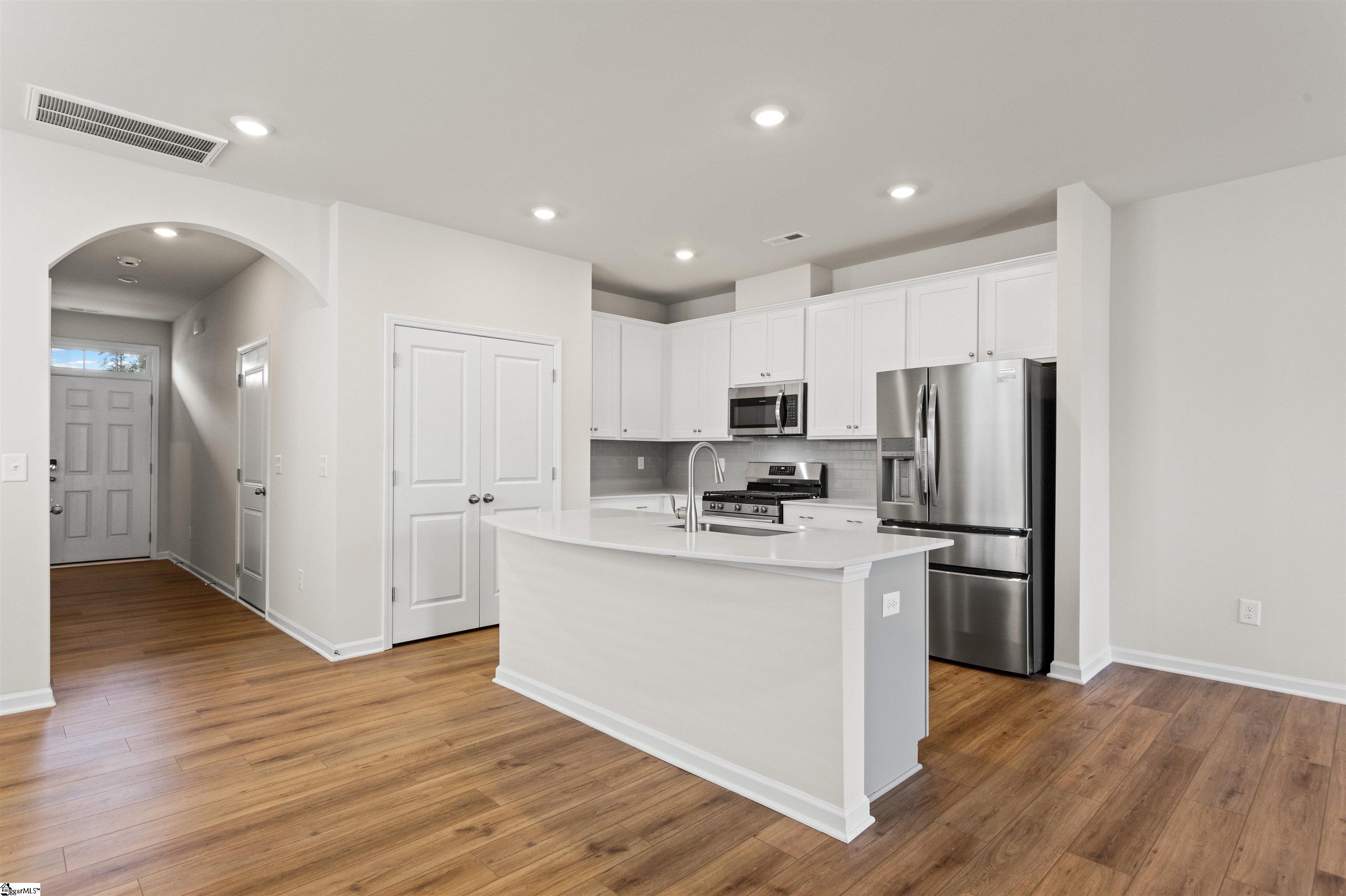 8 Loebner Lane Simpsonville, SC 29681