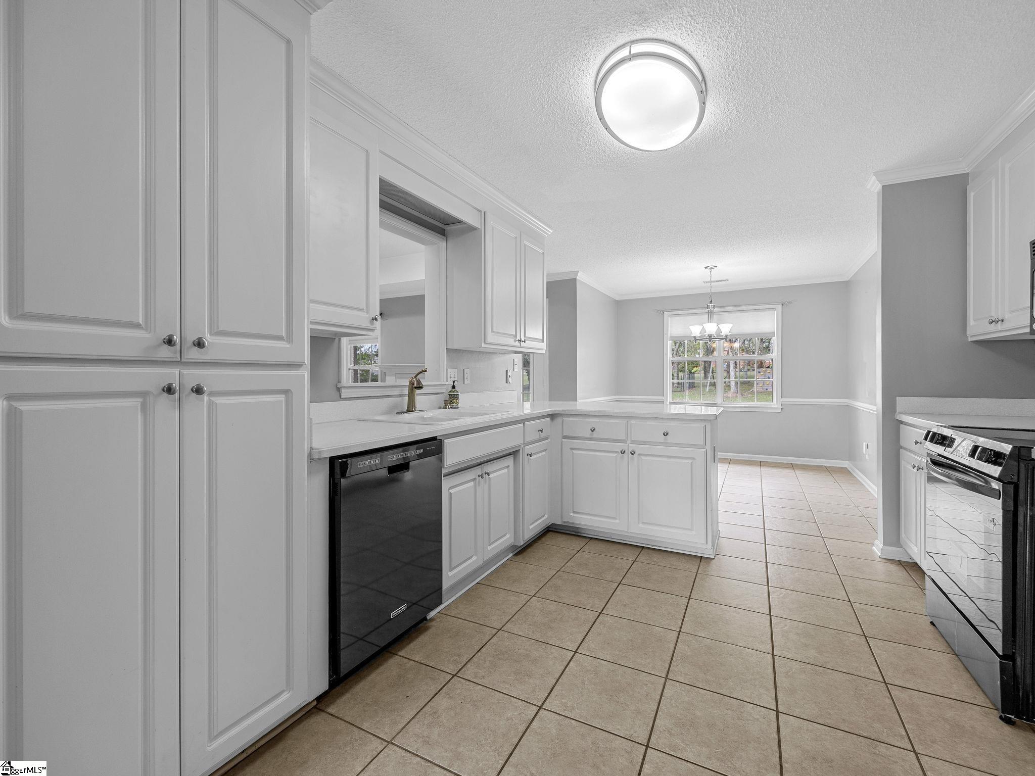 372 W Autumn Ridge Road Moore, SC 29369