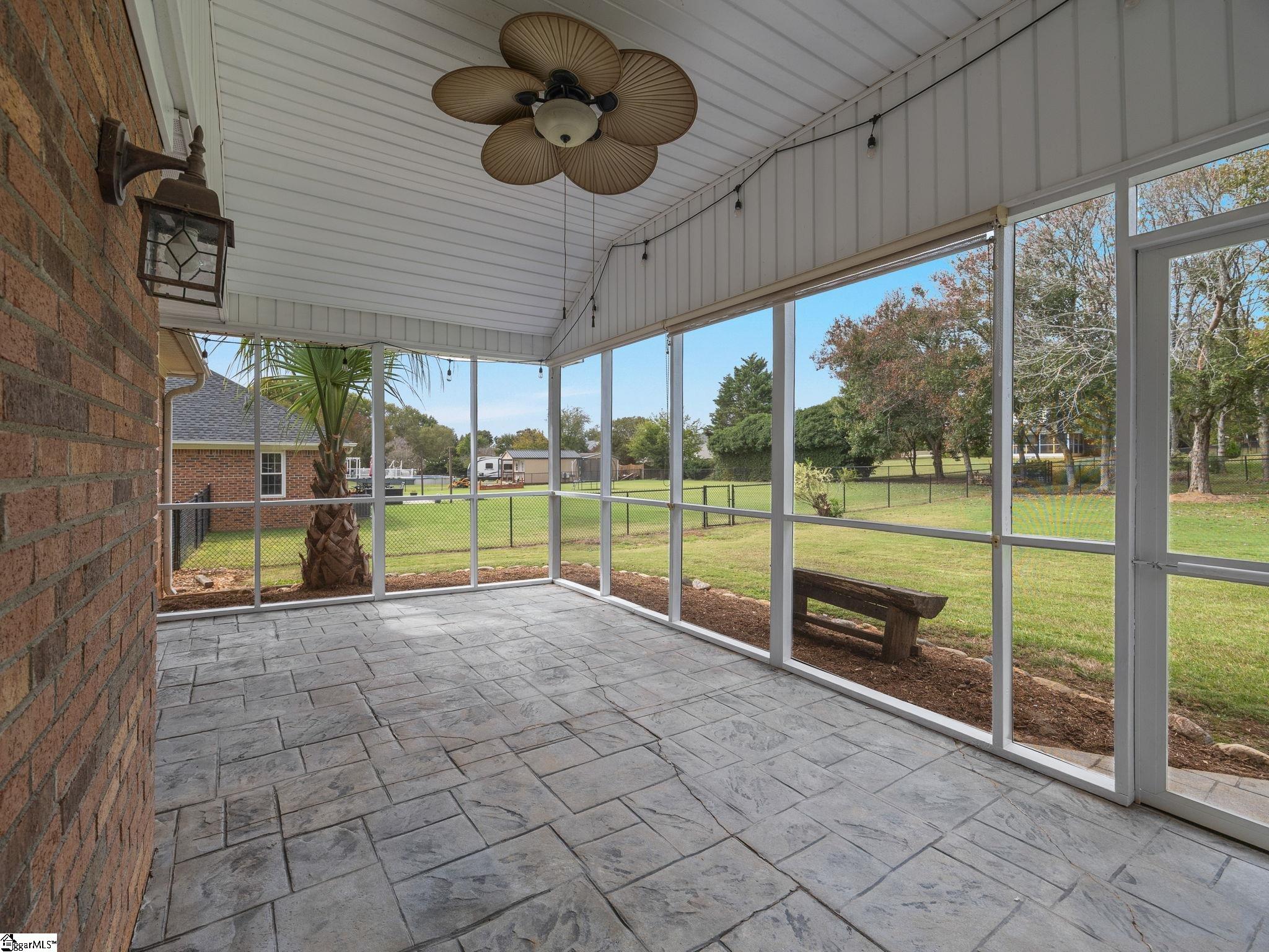 372 W Autumn Ridge Road Moore, SC 29369