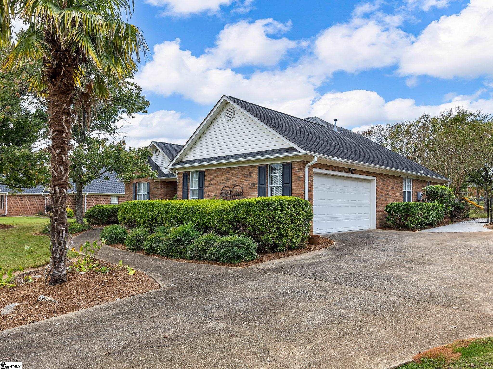 372 W Autumn Ridge Road Moore, SC 29369