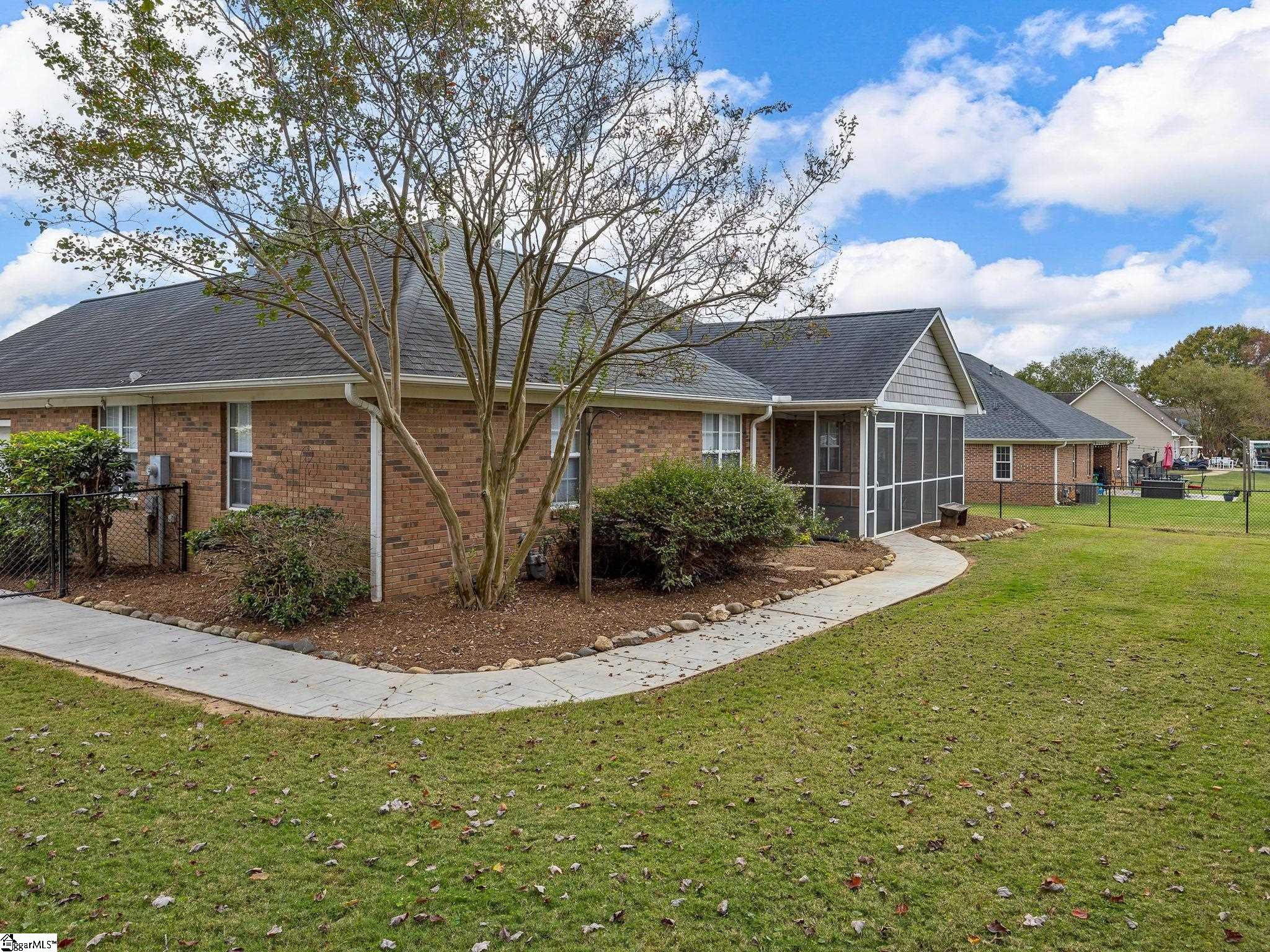 372 W Autumn Ridge Road Moore, SC 29369