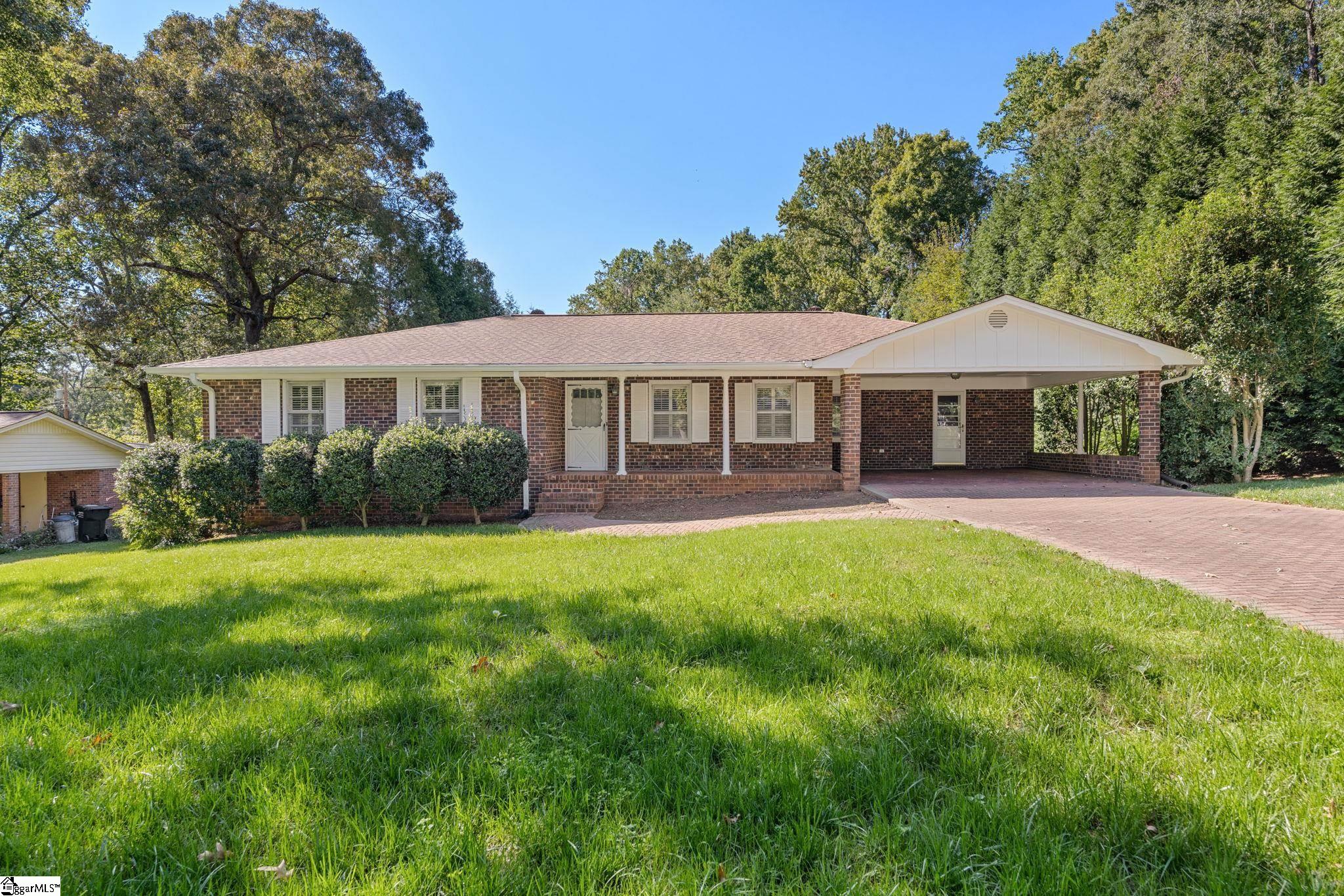 8 Whitman Drive Taylors, SC 29687