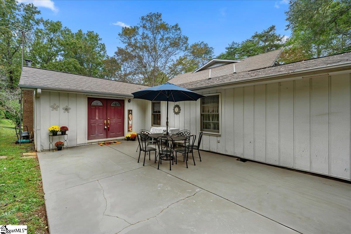 163 B D Johnston Road Central, SC 29630