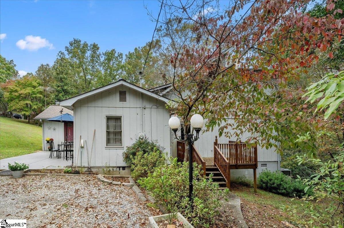 163 B D Johnston Road Central, SC 29630