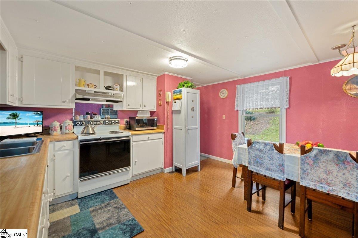 163 B D Johnston Road Central, SC 29630