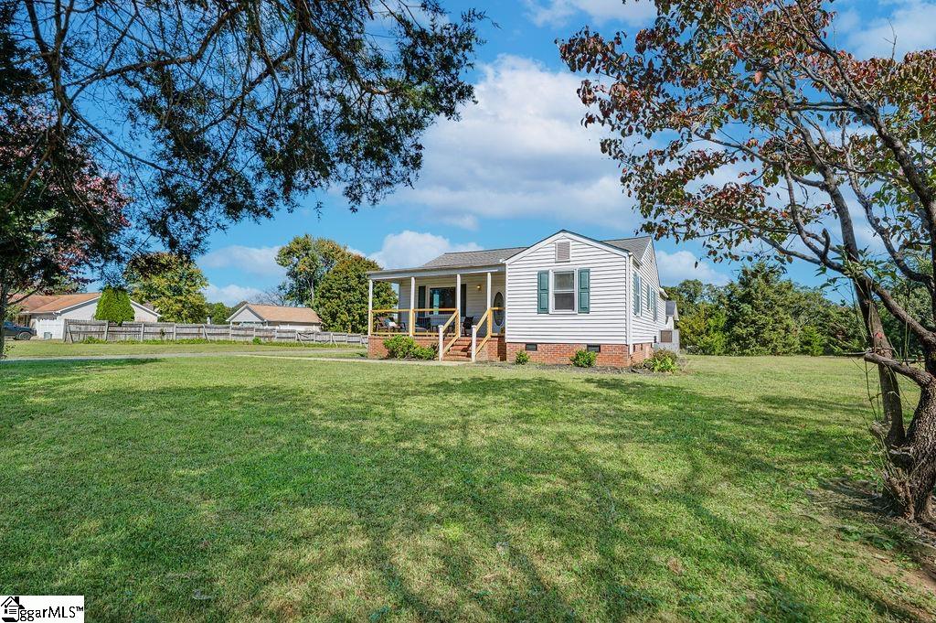 Homes for sale in Lyman, SC | 1188 Holly Springs Rd, Lyman, SC 29365 | MLS# 1572524