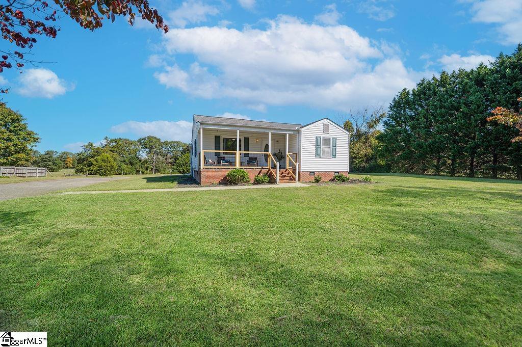 Homes for sale in Lyman, SC | 1188 Holly Springs Rd, Lyman, SC 29365 | MLS# 1572524