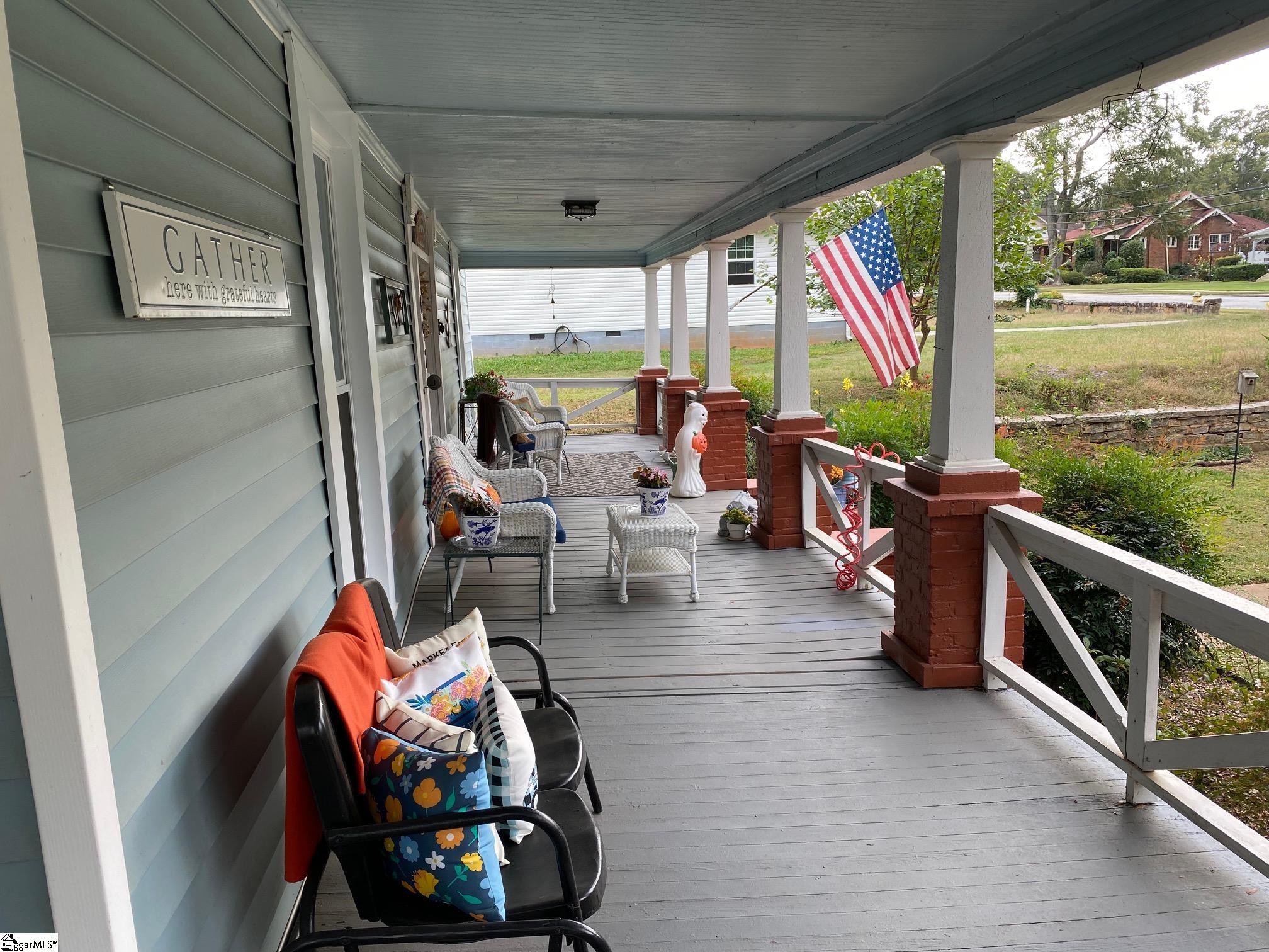 Homes for sale in Laurens, SC | 657 S Harper St, Laurens, SC 29360 | MLS# 1572814