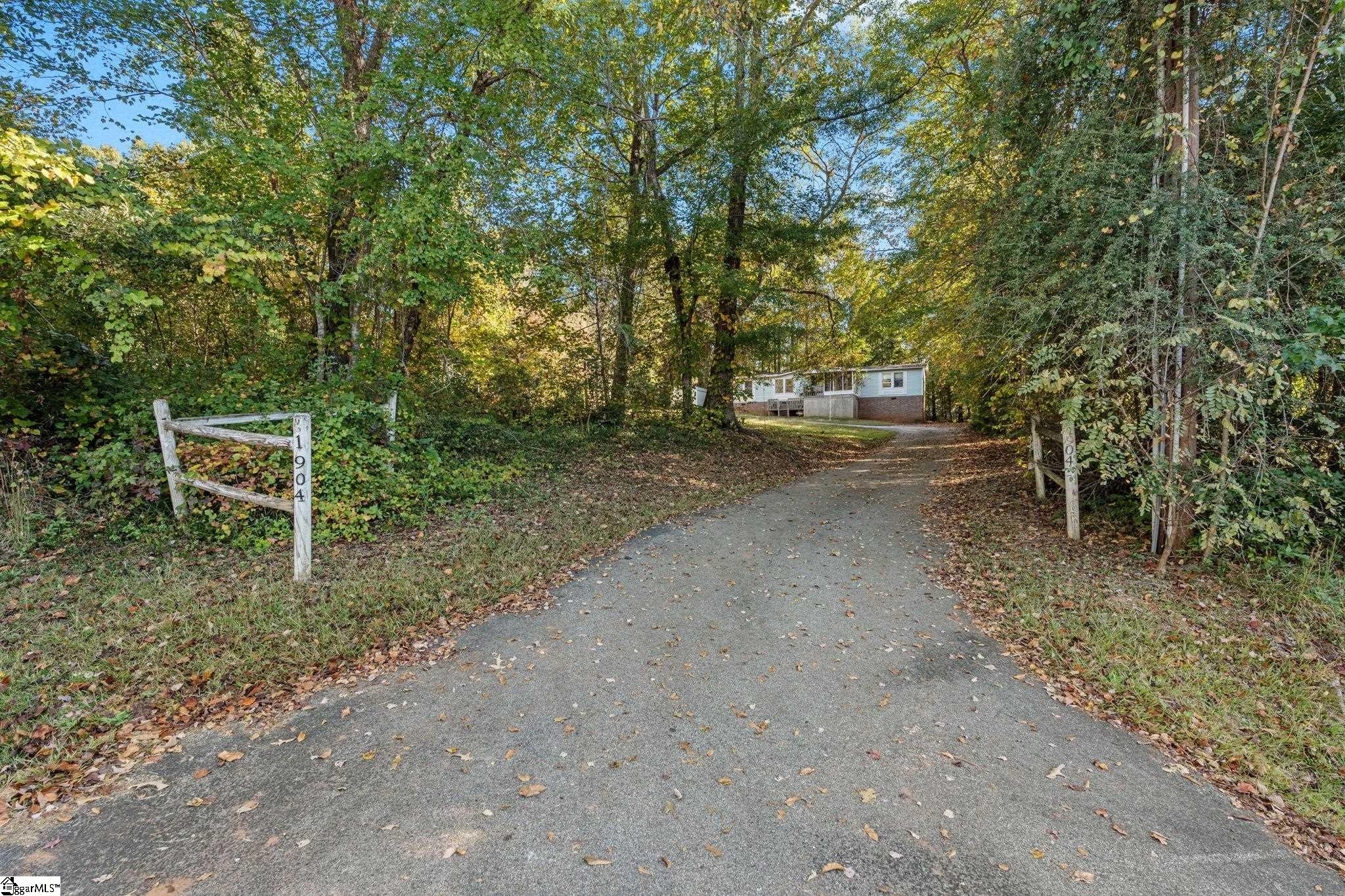 Homes for sale in Greer, SC | 1904 Lake Cunningham Rd, Greer, SC 29651 | MLS# 1572836