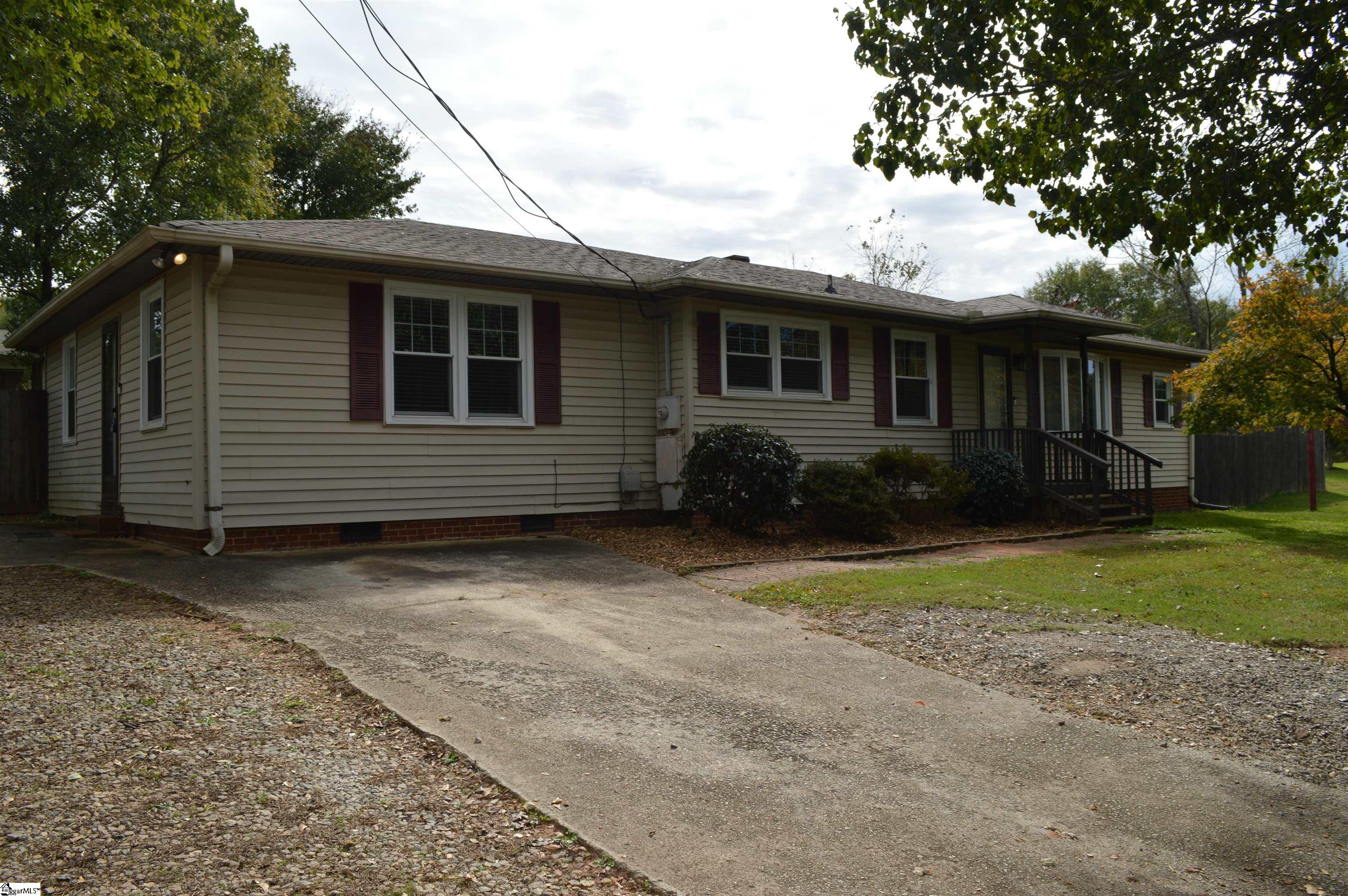 Homes for sale in Lyman, SC | 1006 Hampton Rd, Lyman, SC 29365 | MLS# 1572858