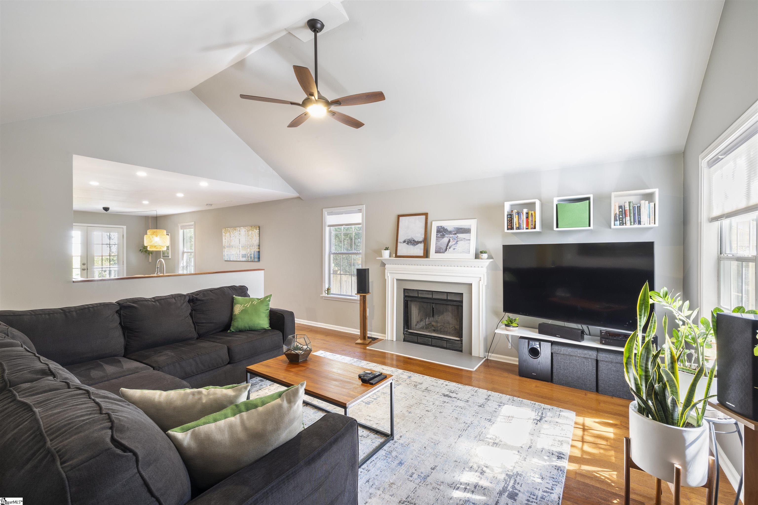 Homes for sale in Greenville, SC | 24 Townes Square Ln, Greenville, SC 29609 | MLS# 1572930