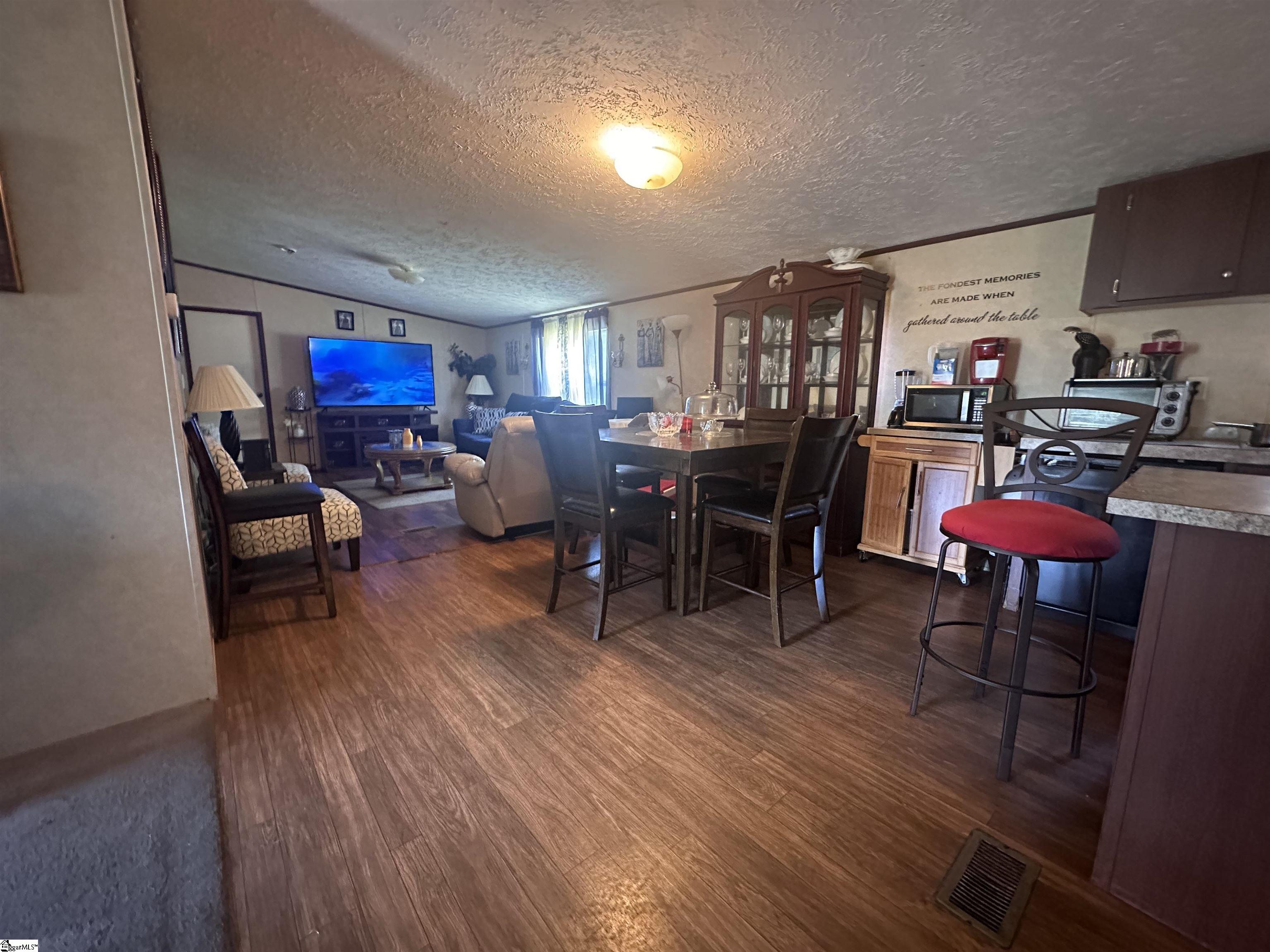 Homes for sale in Greenwood, SC | 218 Suburban Dr, Greenwood, SC 29646 | MLS# 1572998