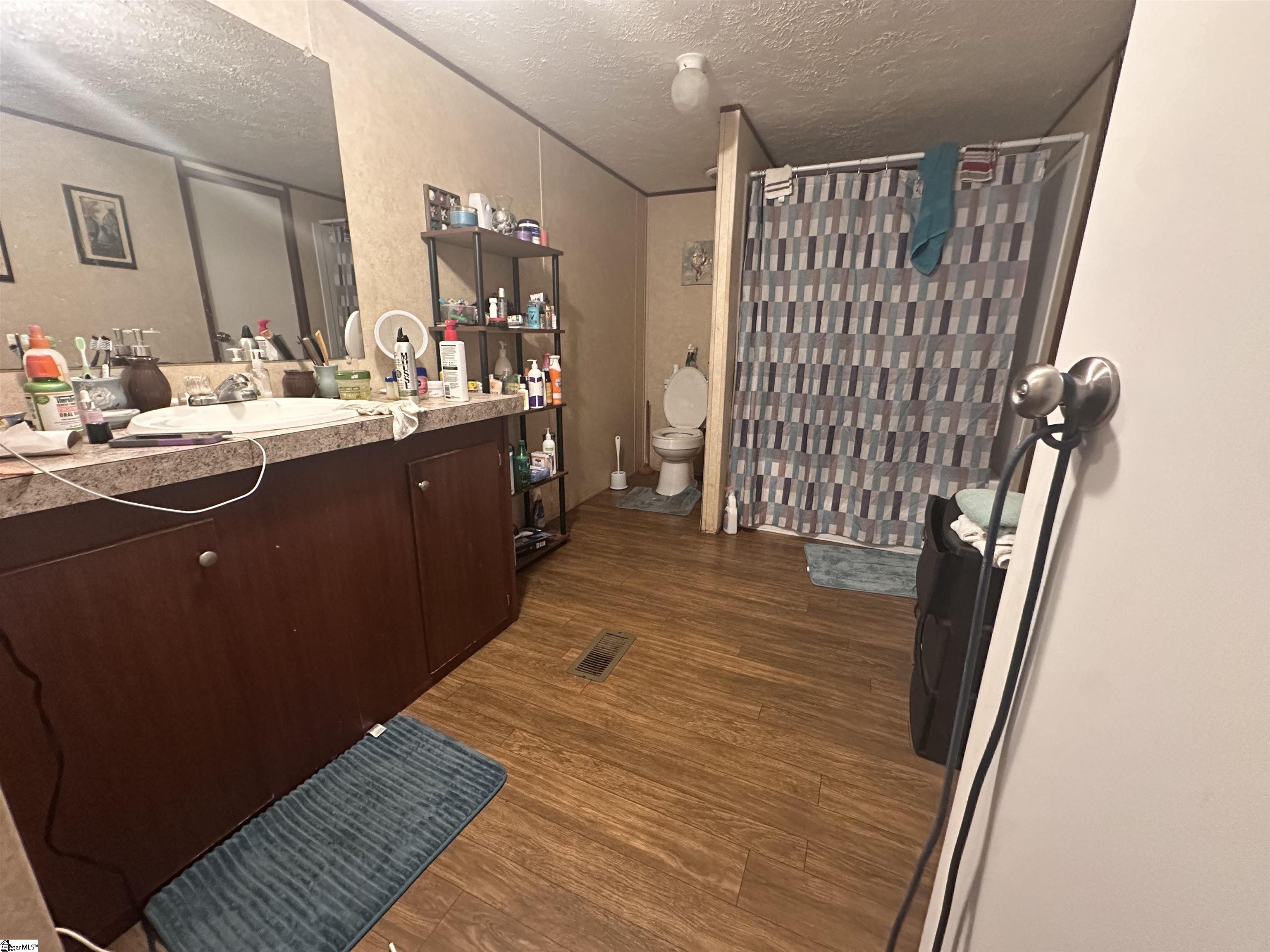 Homes for sale in Greenwood, SC | 218 Suburban Dr, Greenwood, SC 29646 | MLS# 1572998