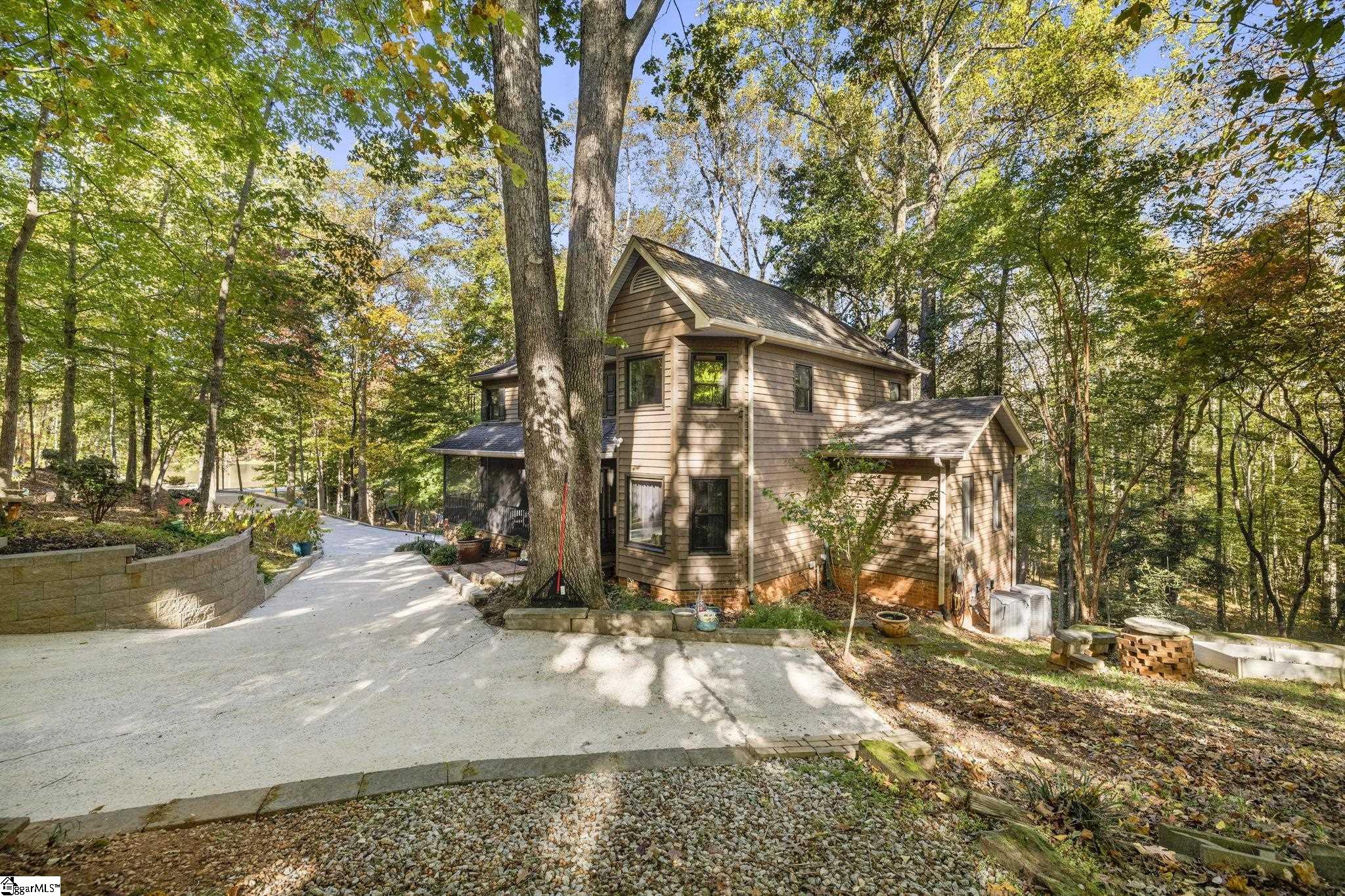 Homes for sale in Greenville, SC | 301 Cardinal Dr, Greenville, SC 29609 | MLS# 1573161