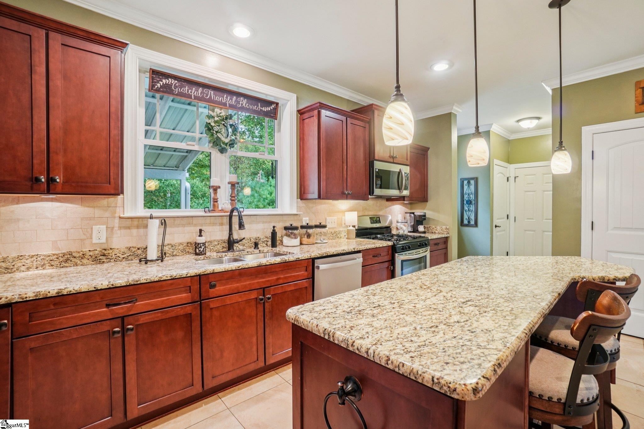 813 Beech Tree Place Hendersonville, NC 28792-8081