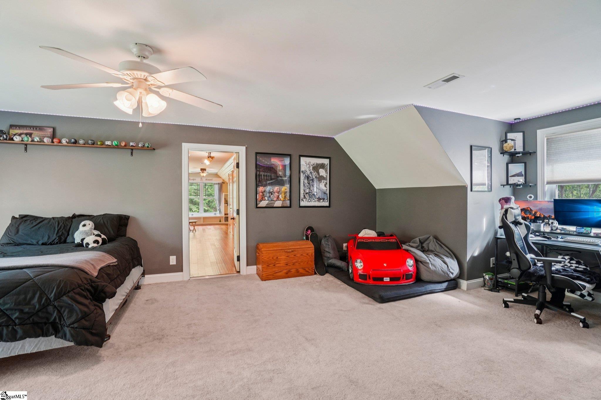 813 Beech Tree Place Hendersonville, NC 28792-8081