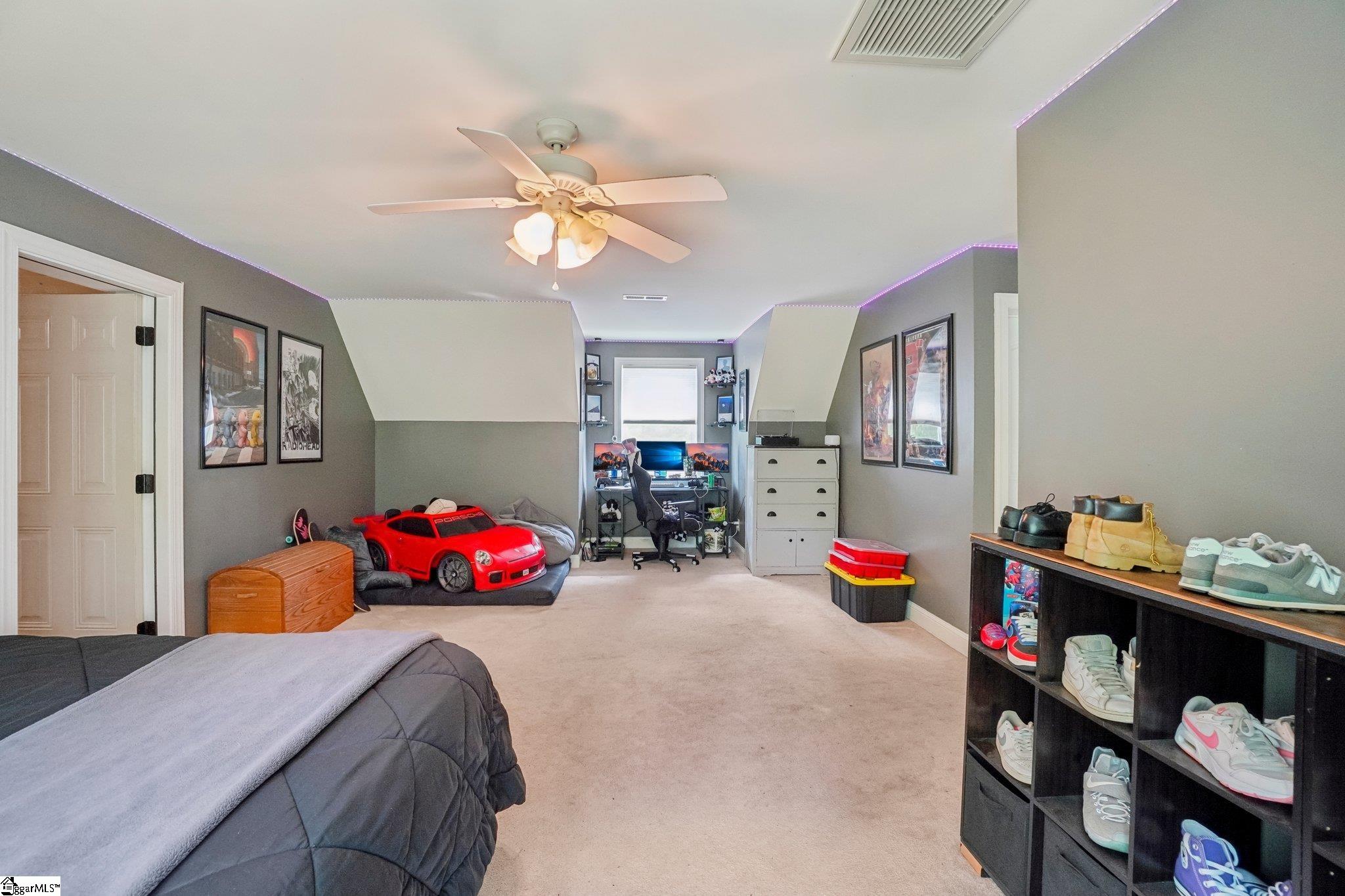813 Beech Tree Place Hendersonville, NC 28792-8081