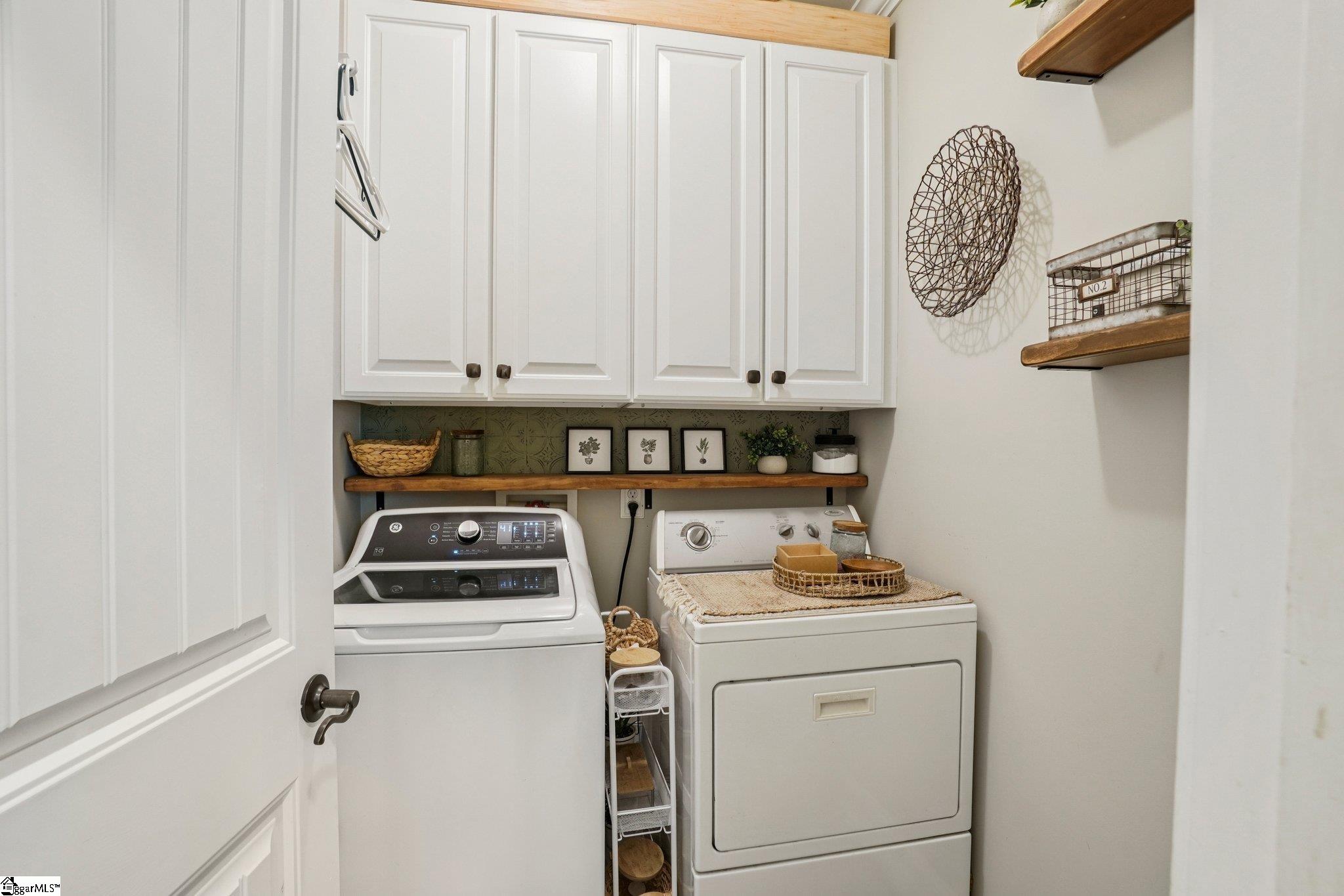 813 Beech Tree Place Hendersonville, NC 28792-8081