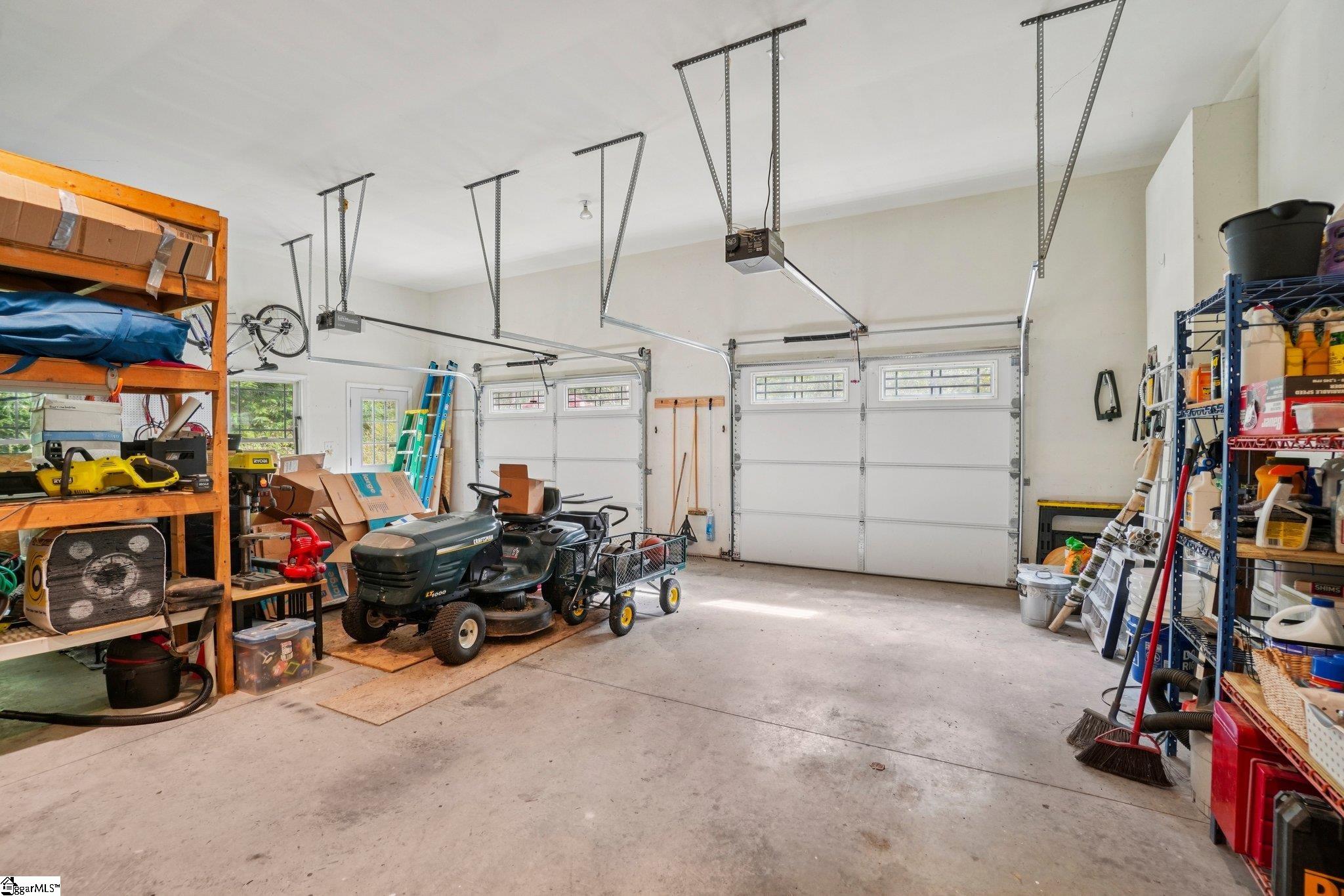 813 Beech Tree Place Hendersonville, NC 28792-8081